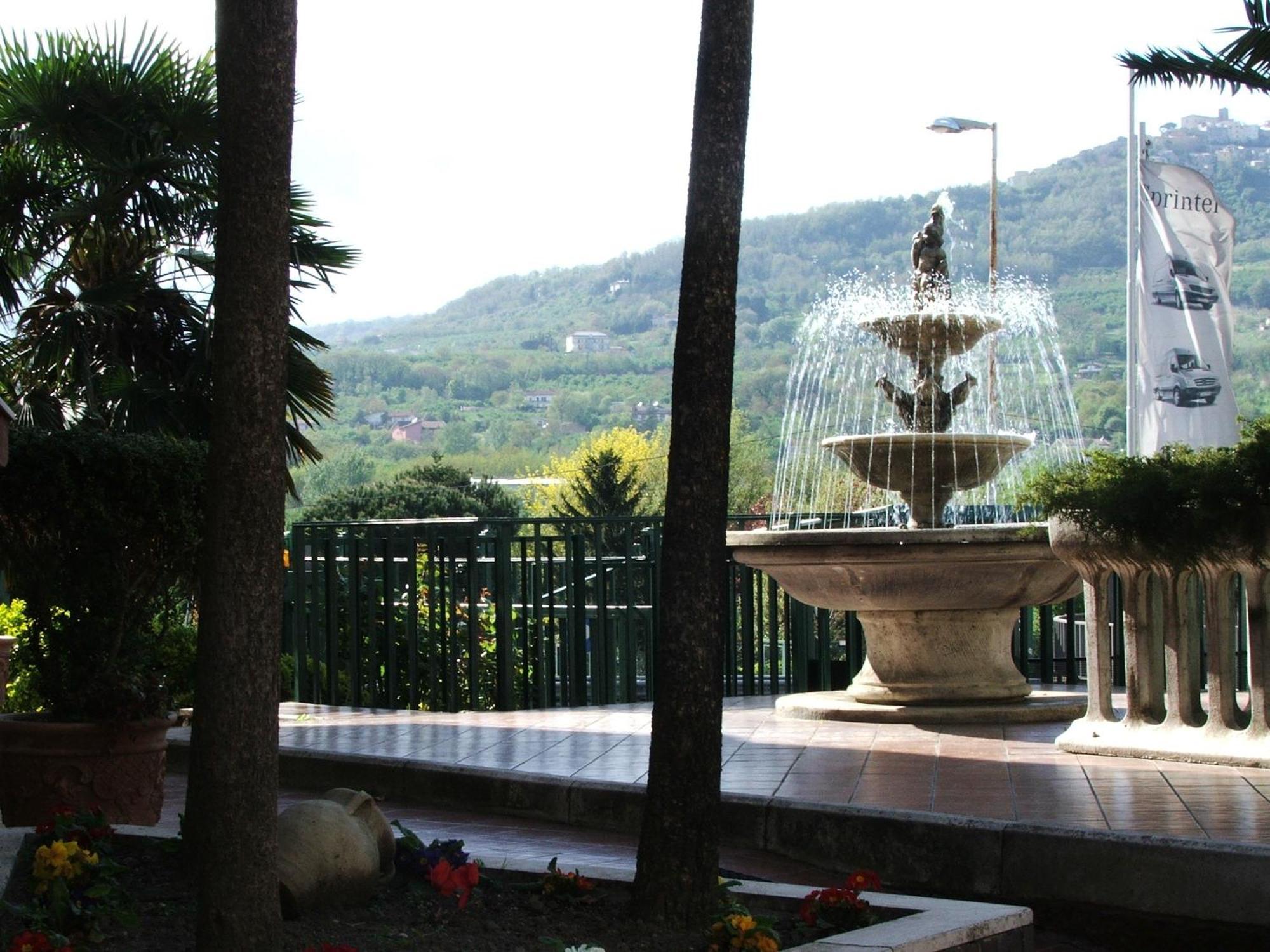 Manocalzati Cristal Hotel מראה חיצוני תמונה