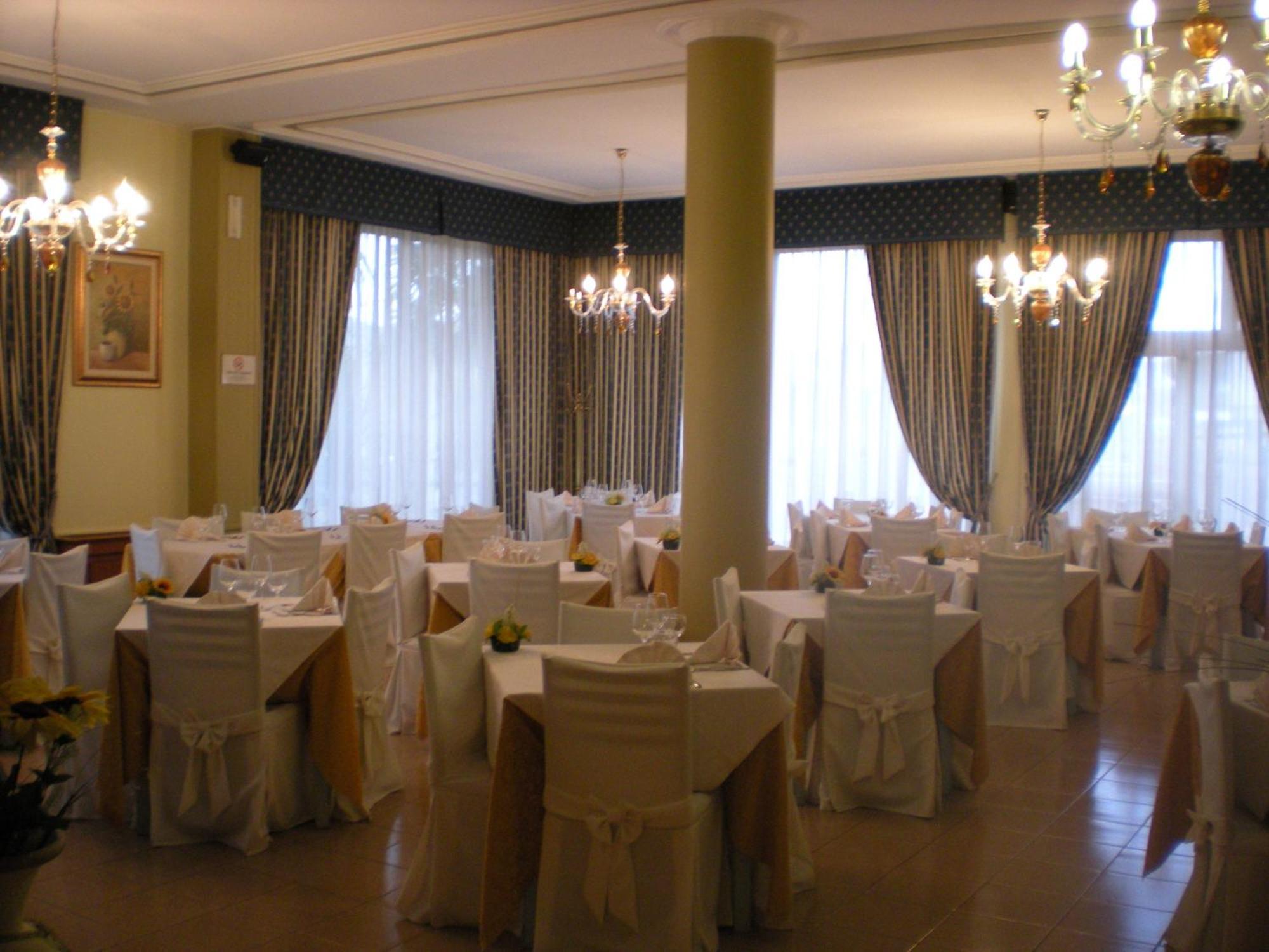 Manocalzati Cristal Hotel מראה חיצוני תמונה