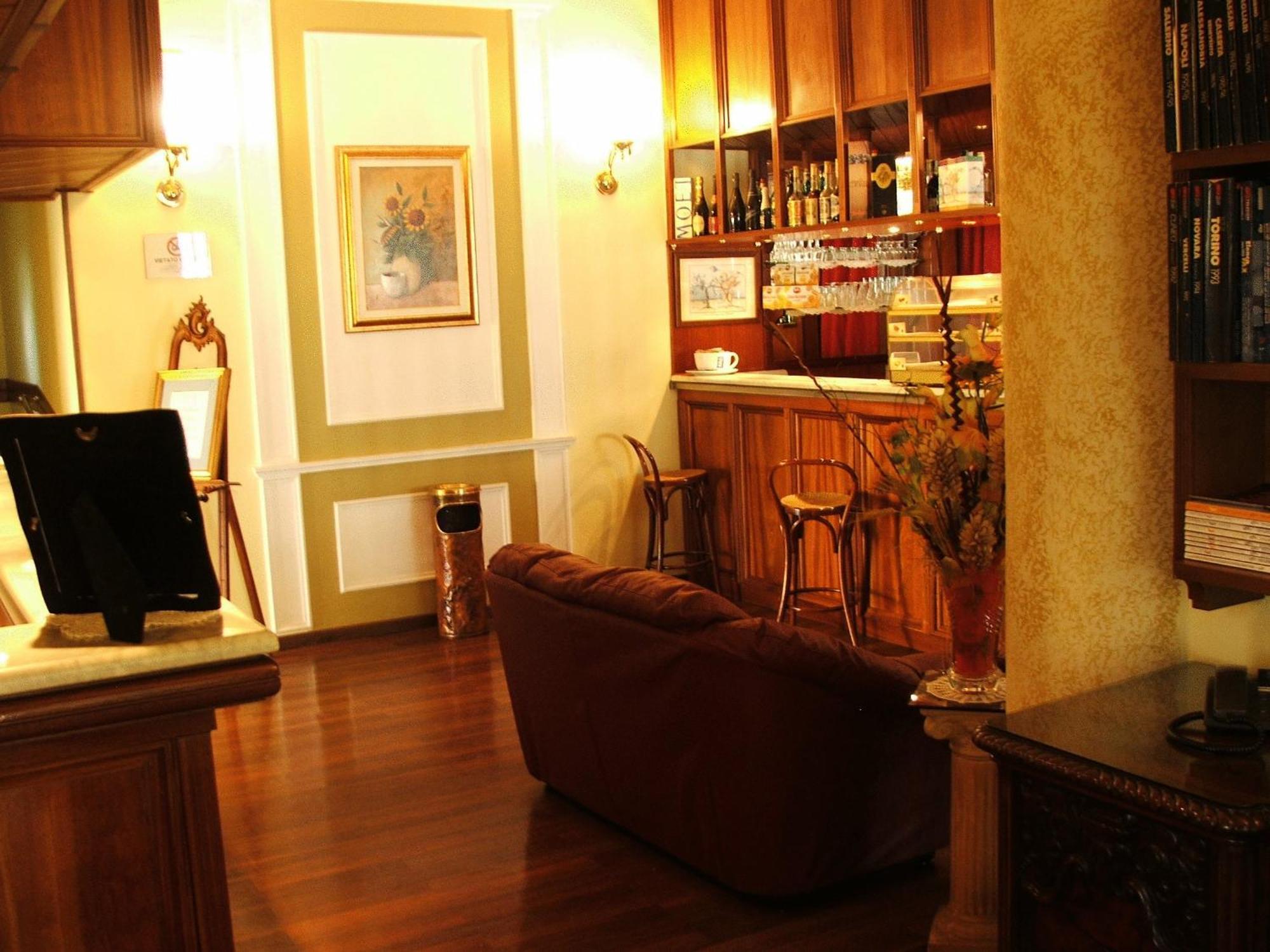 Manocalzati Cristal Hotel מראה חיצוני תמונה