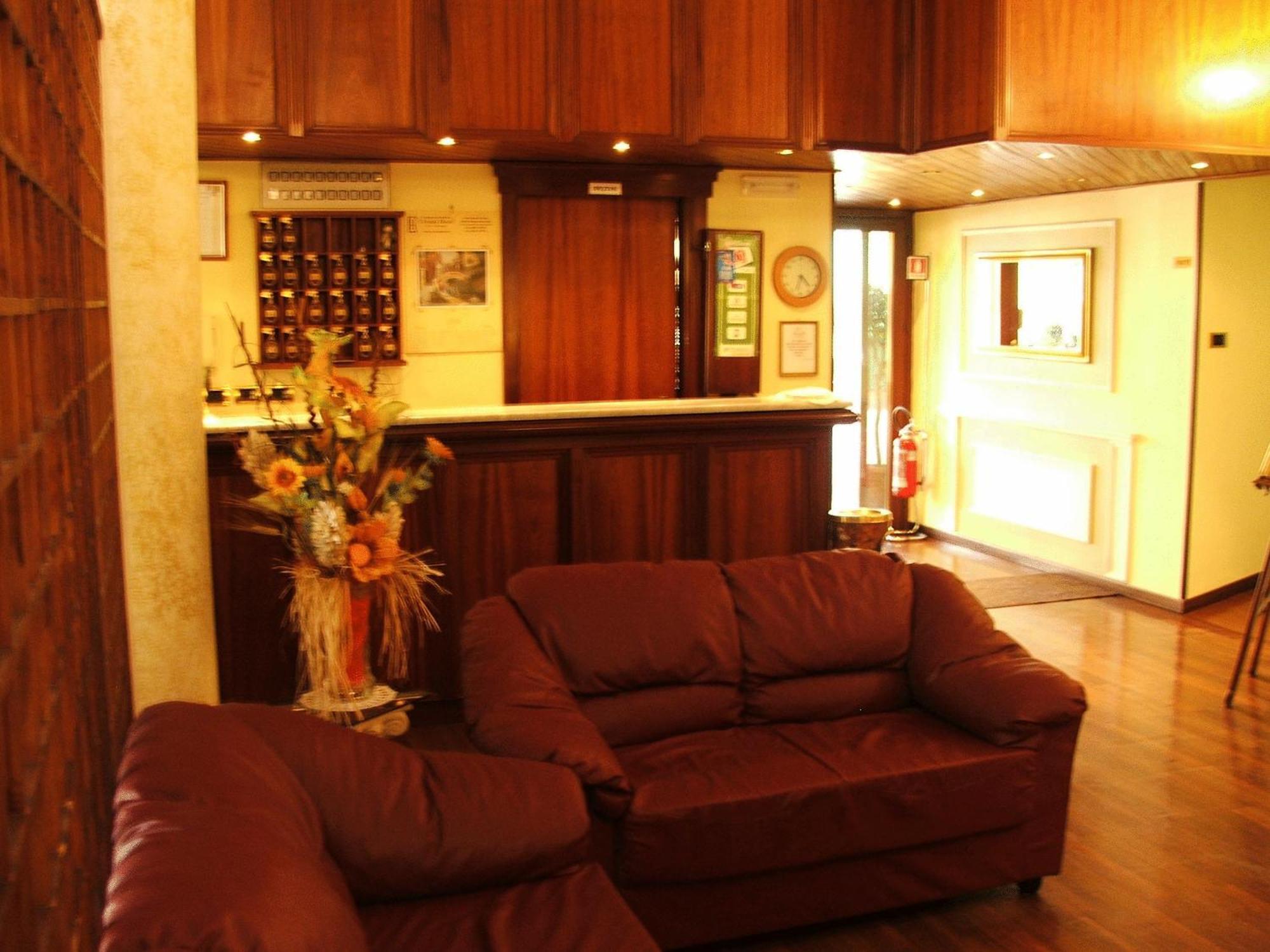 Manocalzati Cristal Hotel מראה חיצוני תמונה