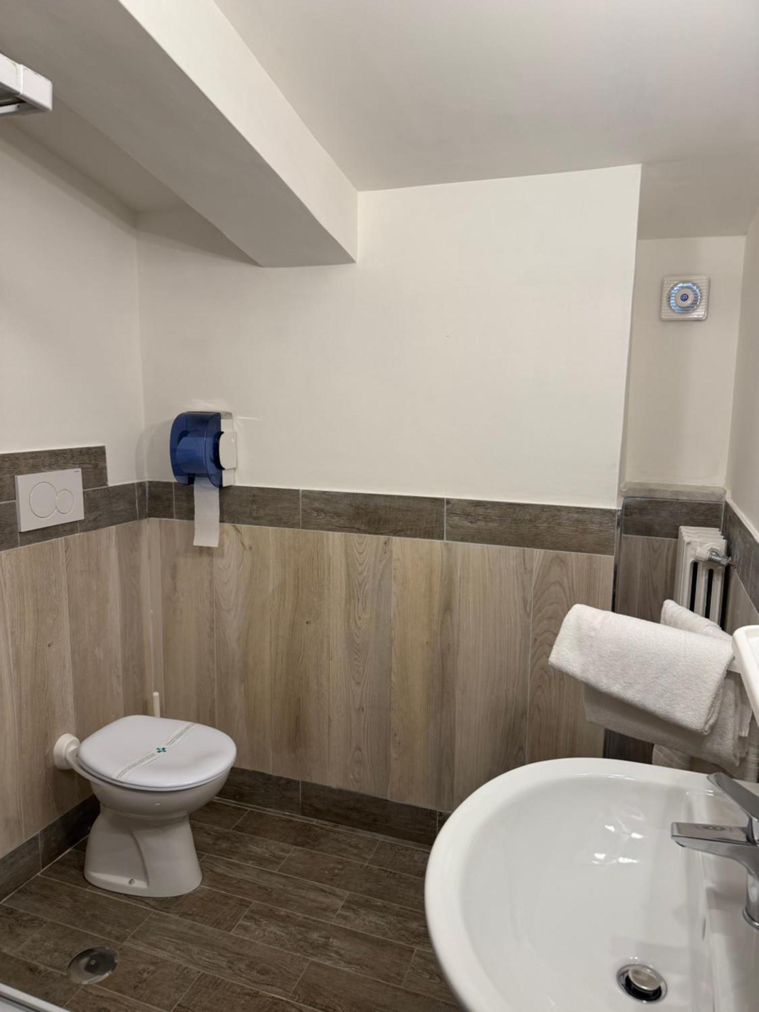 Manocalzati Cristal Hotel מראה חיצוני תמונה