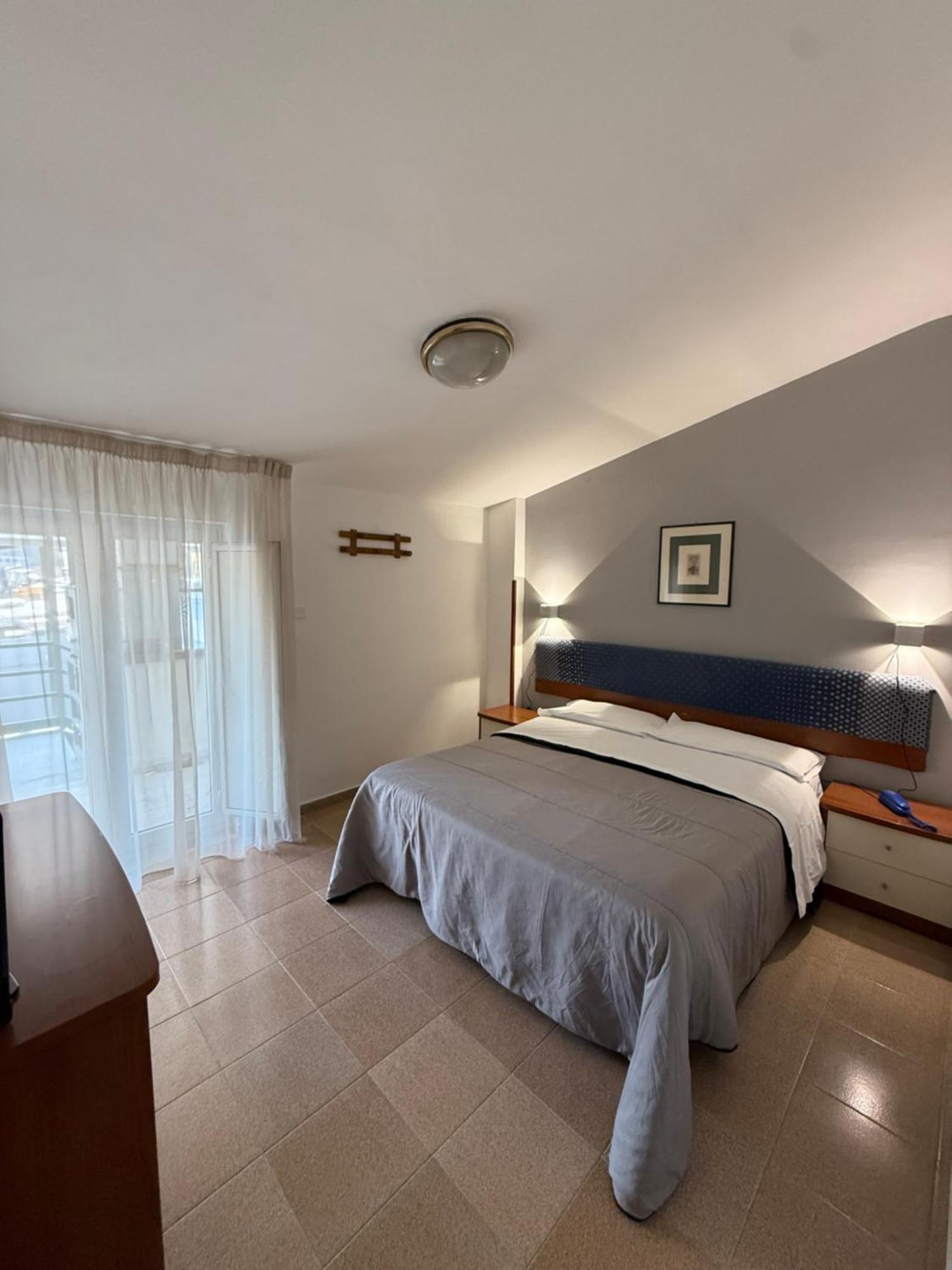 Manocalzati Cristal Hotel מראה חיצוני תמונה