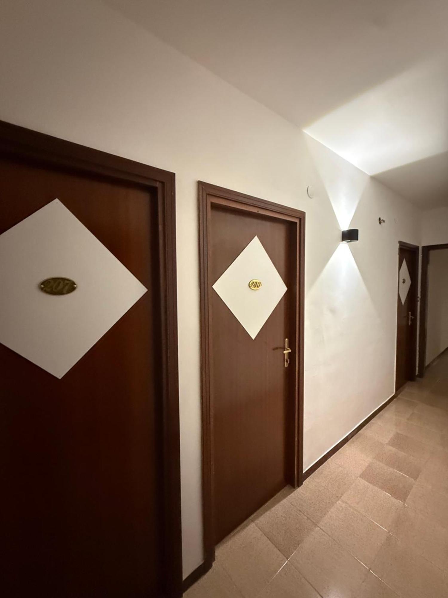 Manocalzati Cristal Hotel מראה חיצוני תמונה