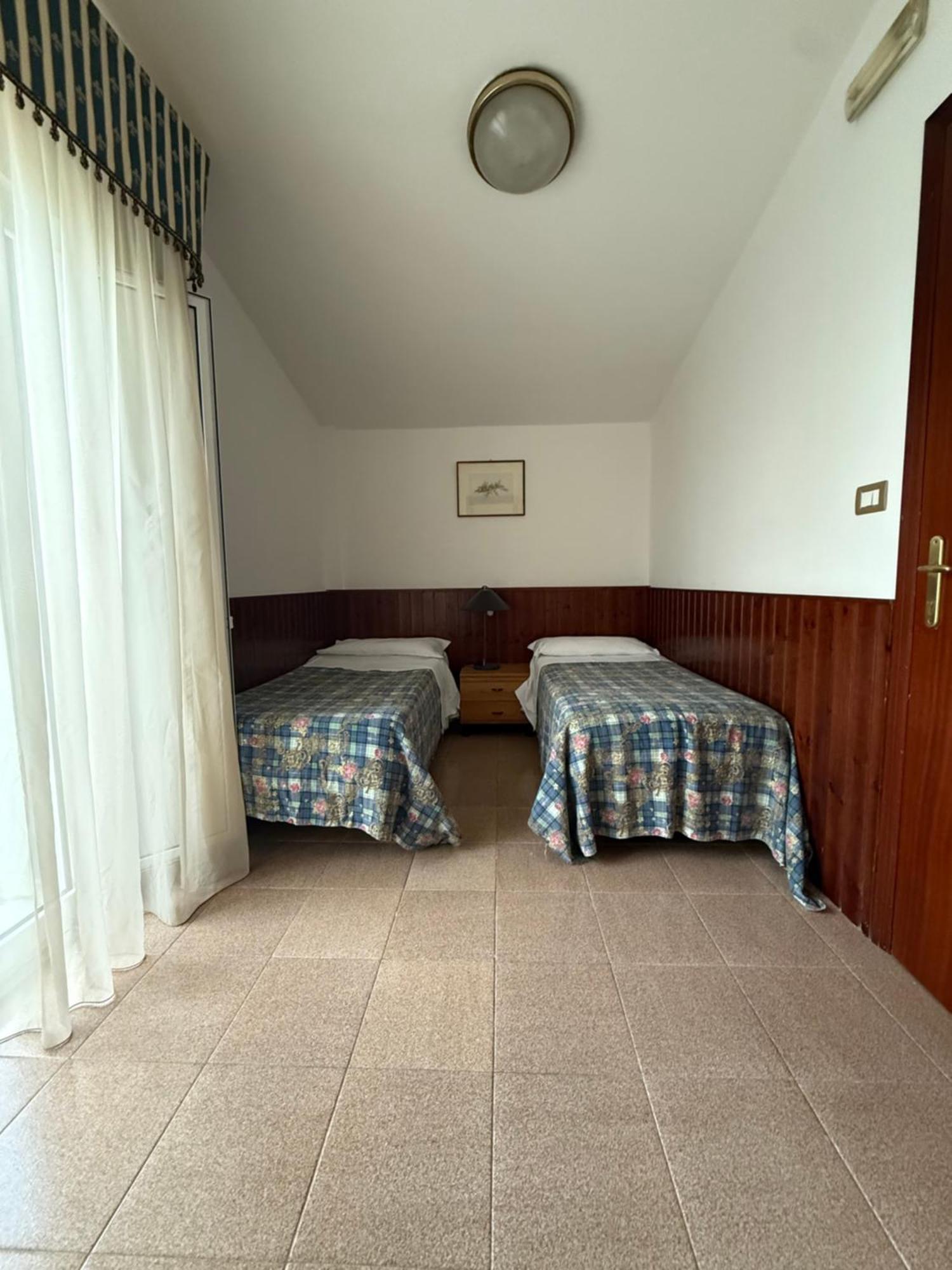 Manocalzati Cristal Hotel מראה חיצוני תמונה