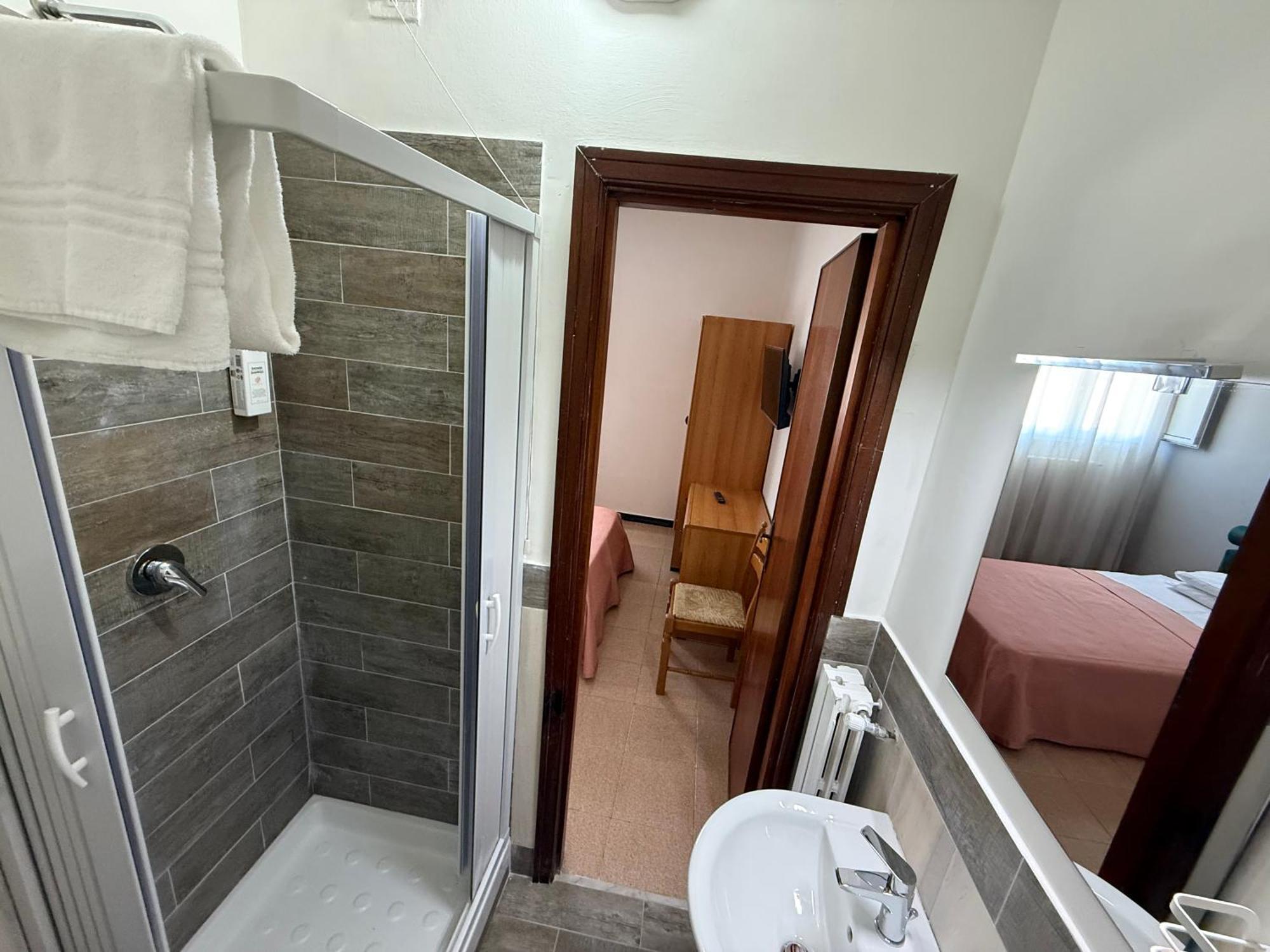 Manocalzati Cristal Hotel מראה חיצוני תמונה