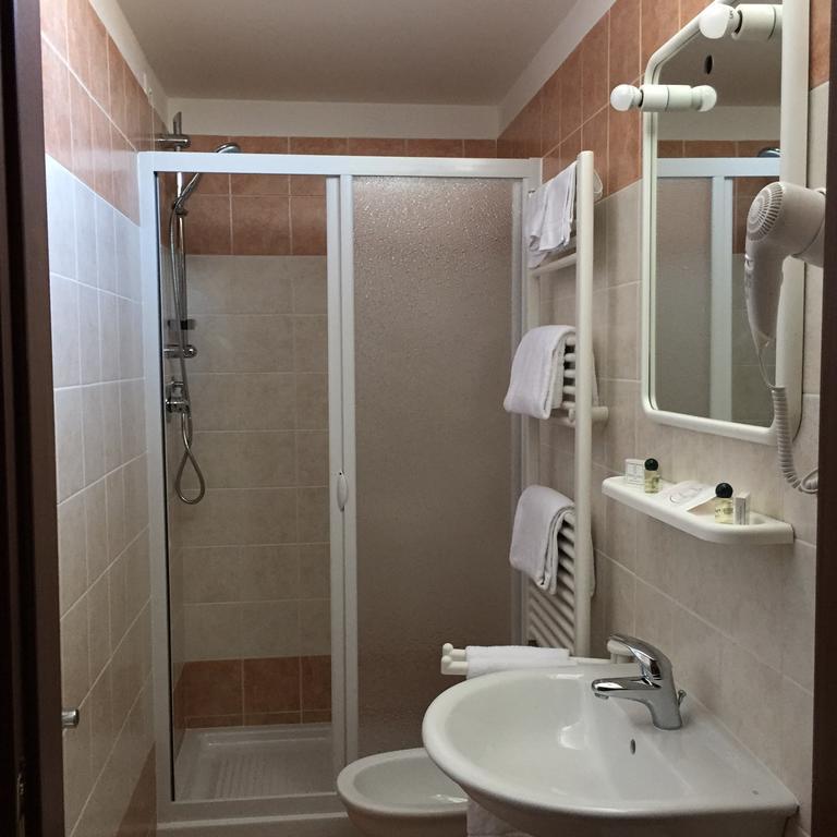 Manocalzati Cristal Hotel מראה חיצוני תמונה