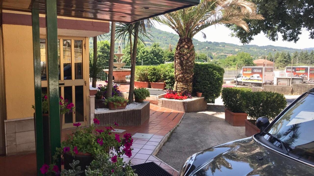 Manocalzati Cristal Hotel מראה חיצוני תמונה